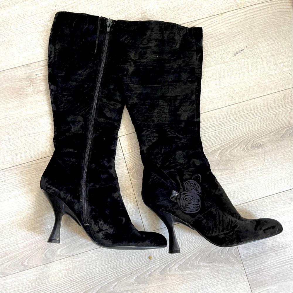 Nine West black velvet boots size 7.5